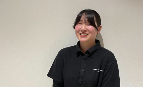 技術営業部　高岡亜美 (2023年入社)
